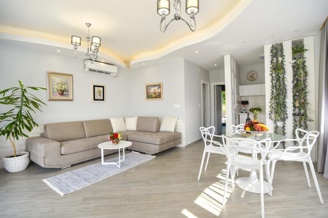 Verbalj Apartment With Swimming Pool Kotor Exterior photo