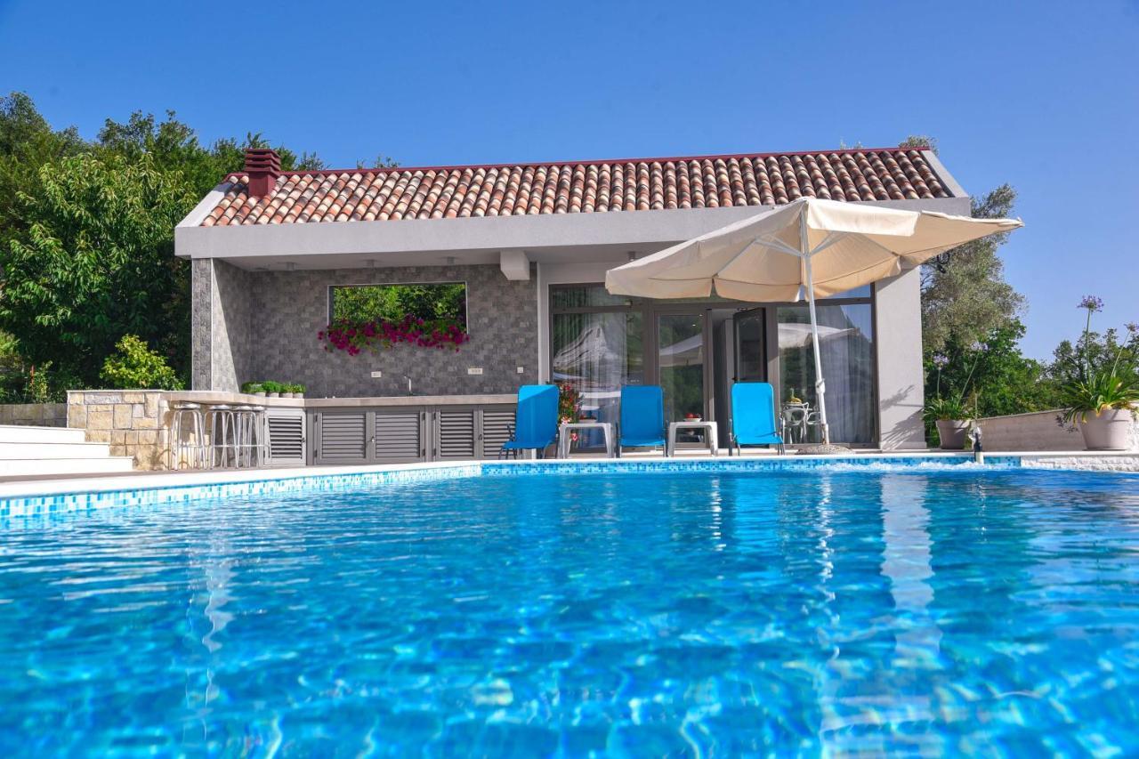 Verbalj Apartment With Swimming Pool Kotor Exterior photo